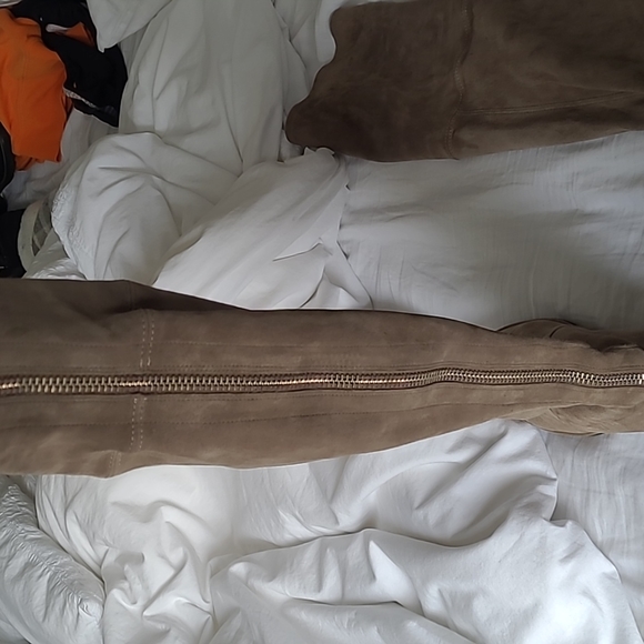 COPY - Stuart Weitzman Over the knee Boots - Picture 2 of 4